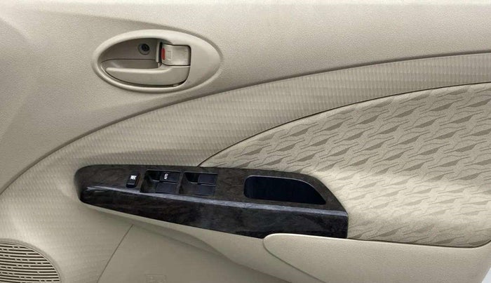 2019 Toyota Etios Liva VX, Petrol, Manual, 23,881 km, Driver Side Door Panels Control