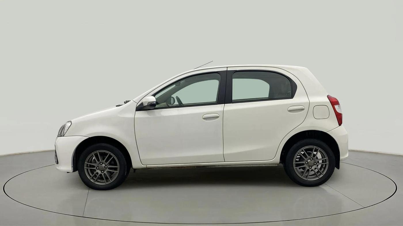2019 Toyota Etios Liva VX, Petrol, Manual, 23,990 km, Left Side