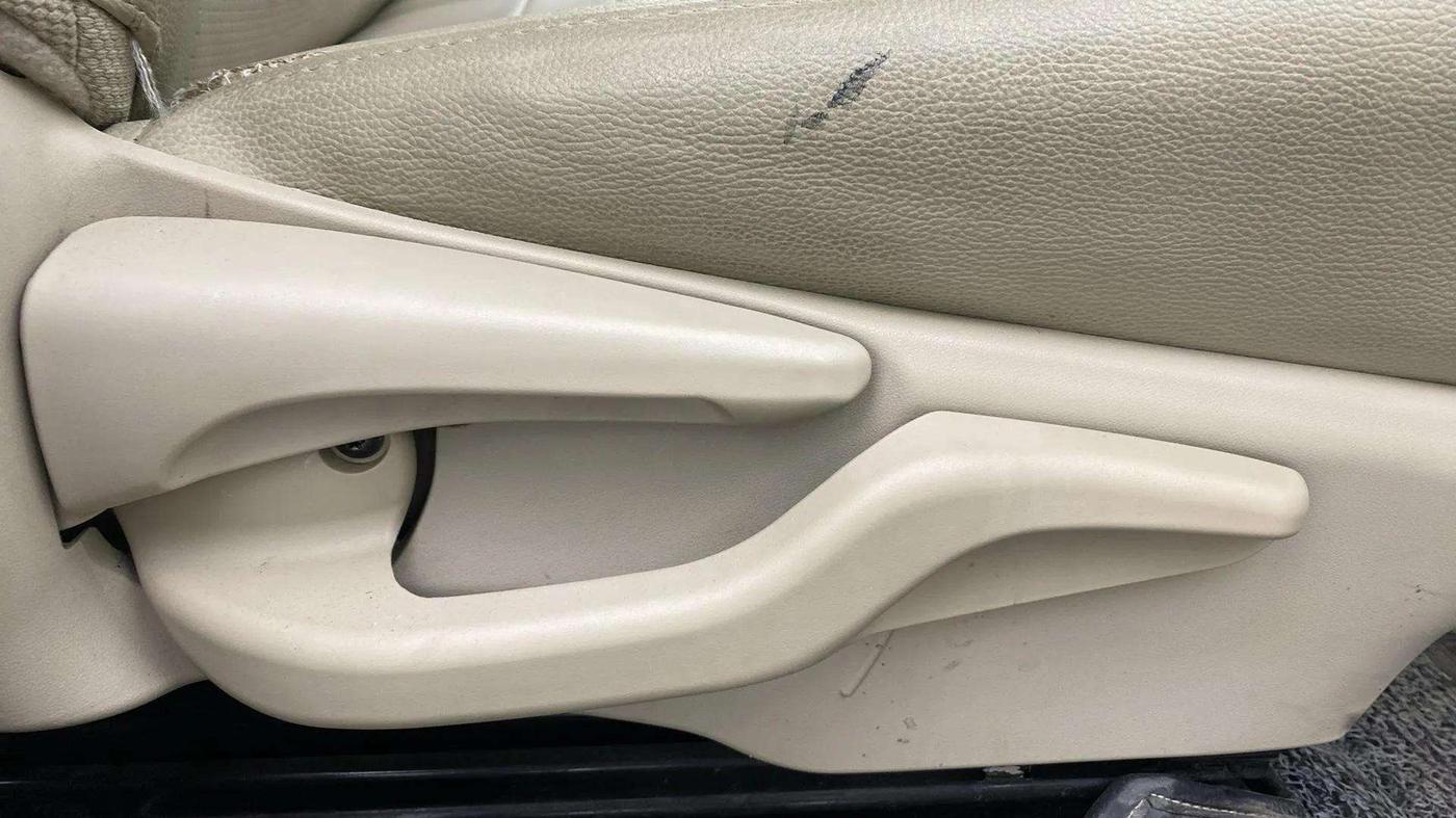 2019 Toyota Etios Liva VX, Petrol, Manual, 23,990 km, Driver Side Adjustment Panel