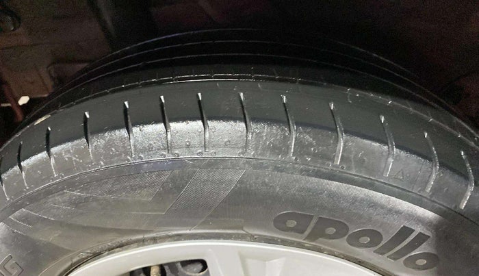 2020 Hyundai VENUE S 1.2, Petrol, Manual, 38,585 km, Left Front Tyre Tread