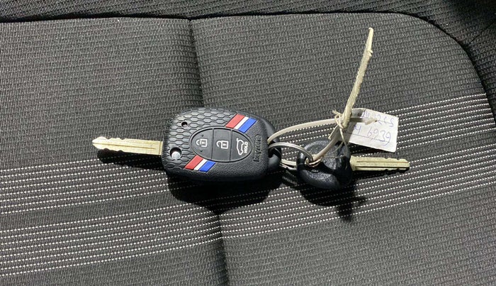 2020 Hyundai VENUE S 1.2, Petrol, Manual, 38,585 km, Key Close Up