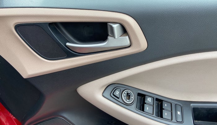 2020 Hyundai Elite i20 SPORTZ PLUS 1.2, CNG, Manual, 43,730 km, Driver Side Door Panels Control
