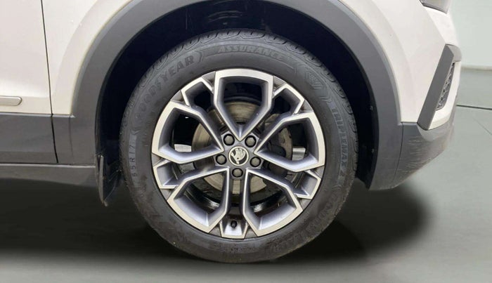 2021 Skoda KUSHAQ STYLE 1.0L TSI MT, Petrol, Manual, 77,520 km, Right Front Wheel