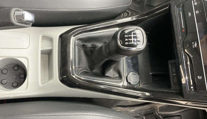 2021 Skoda KUSHAQ STYLE 1.0L TSI MT, Petrol, Manual, 77,520 km, Gear Lever