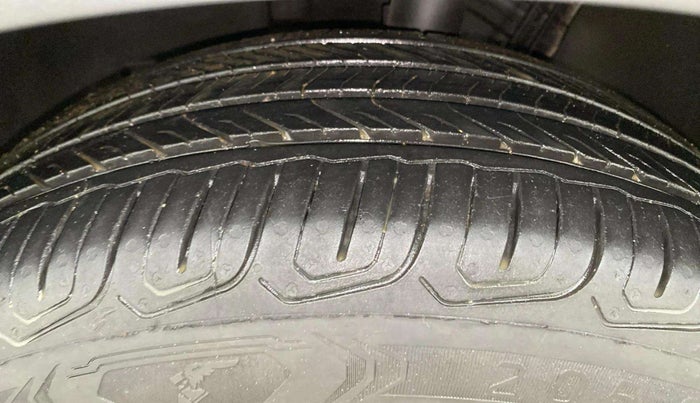 2021 Skoda KUSHAQ STYLE 1.0L TSI MT, Petrol, Manual, 77,520 km, Left Front Tyre Tread
