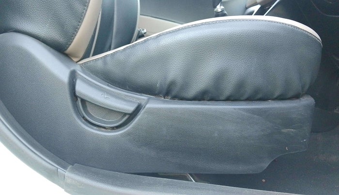 2019 Hyundai Grand i10 MAGNA 1.2 KAPPA VTVT, Petrol, Manual, 33,169 km, Driver Side Adjustment Panel