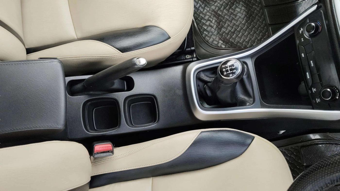 2018 Maruti S Cross ZETA 1.3, Diesel, Manual, 51,727 km, Gear Lever