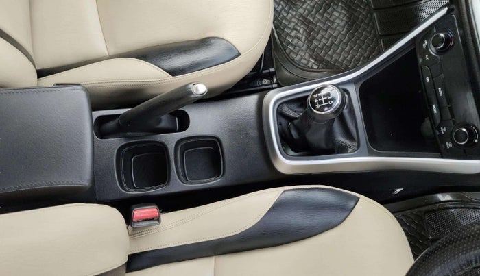 2018 Maruti S Cross ZETA 1.3, Diesel, Manual, 51,727 km, Gear Lever