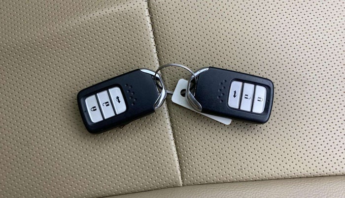 2022 Honda City 1.5L I-VTEC V MT 4TH GEN, Petrol, Manual, 34,238 km, Key Close Up