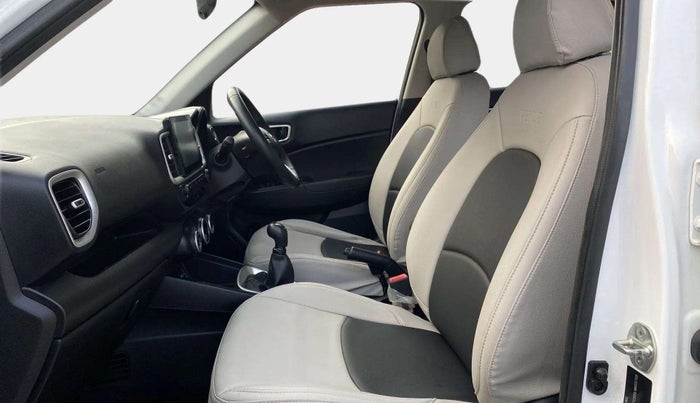 2022 Hyundai VENUE S+ 1.2, Petrol, Manual, 25,760 km, Right Side Front Door Cabin
