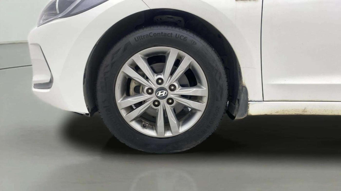 2017 Hyundai New Elantra 2.0 SX(O) AT PETROL, Petrol, Automatic, 32,056 km, Left Front Wheel
