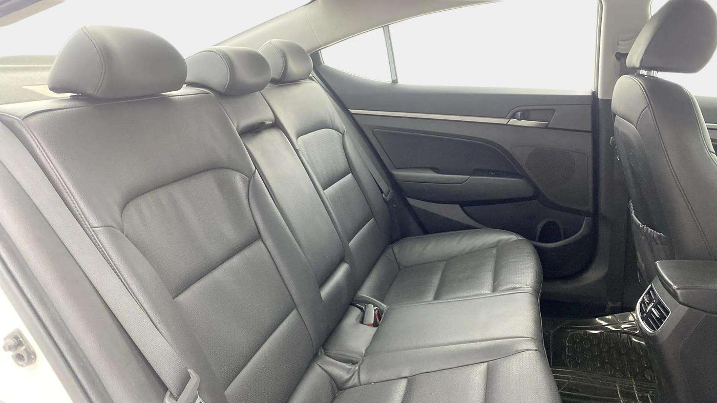 2017 Hyundai New Elantra 2.0 SX(O) AT PETROL, Petrol, Automatic, 32,056 km, Right Side Rear Door Cabin