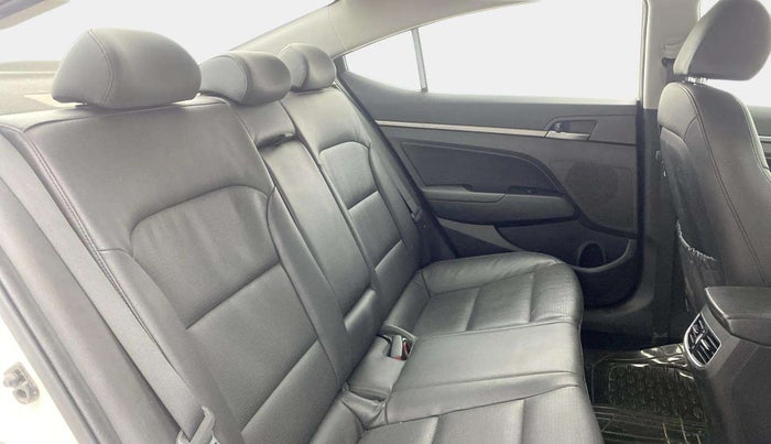 2017 Hyundai New Elantra 2.0 SX(O) AT PETROL, Petrol, Automatic, 31,647 km, Right Side Rear Door Cabin