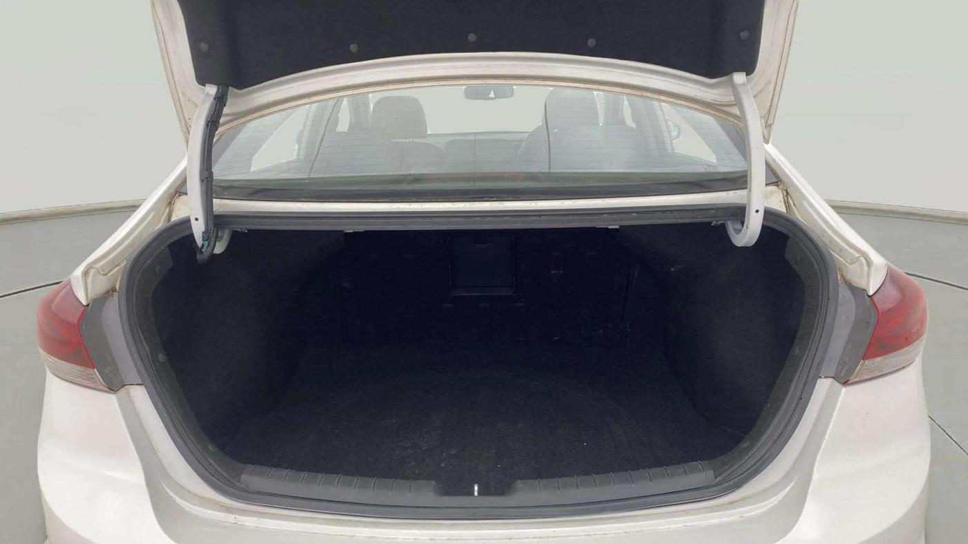 2017 Hyundai New Elantra 2.0 SX(O) AT PETROL, Petrol, Automatic, 32,056 km, Boot Inside