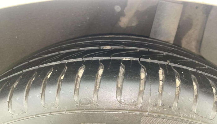 2017 Hyundai New Elantra 2.0 SX(O) AT PETROL, Petrol, Automatic, 31,647 km, Left Rear Tyre Tread