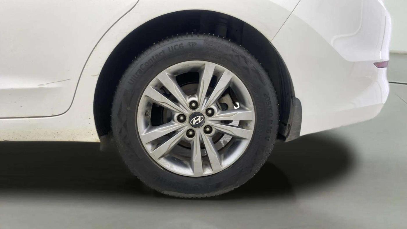 2017 Hyundai New Elantra 2.0 SX(O) AT PETROL, Petrol, Automatic, 32,056 km, Left Rear Wheel