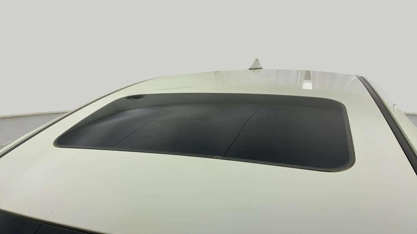 2017 Hyundai New Elantra 2.0 SX(O) AT PETROL, Petrol, Automatic, 32,056 km, Moonroof/ Sunroof
