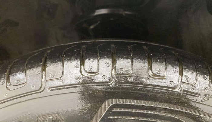 2012 Hyundai i10 MAGNA 1.2, Petrol, Manual, 74,145 km, Left Front Tyre Tread