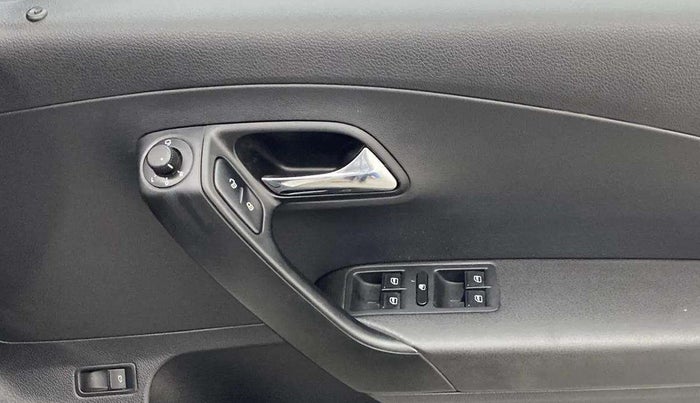 2019 Skoda Rapid STYLE 1.6 MPI, Petrol, Manual, 22,717 km, Driver Side Door Panels Control