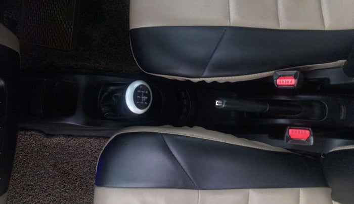 2016 Maruti Wagon R 1.0 VXI, Petrol, Manual, 66,037 km, Gear Lever
