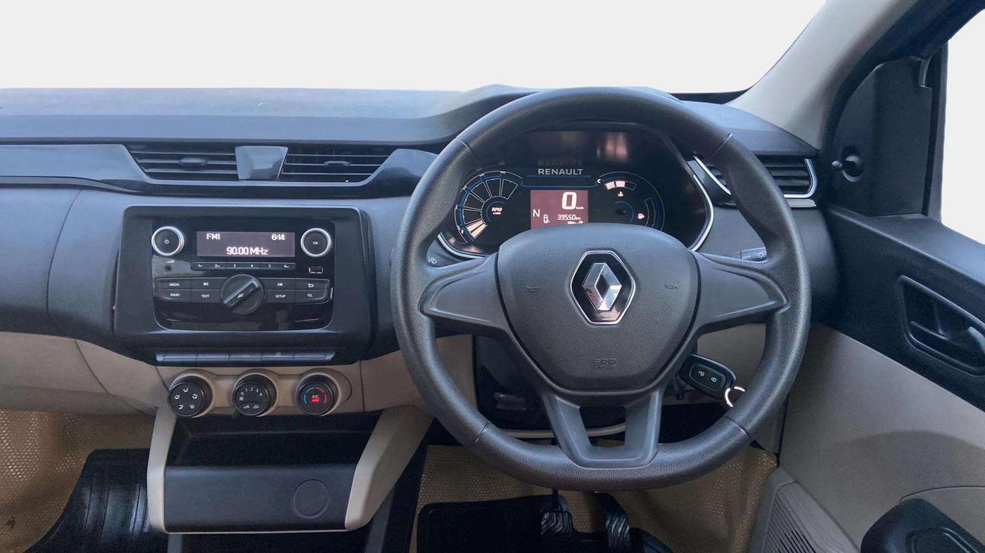 2020 Renault TRIBER RXL AMT, Petrol, Automatic, 39,736 km, Steering Wheel Close Up