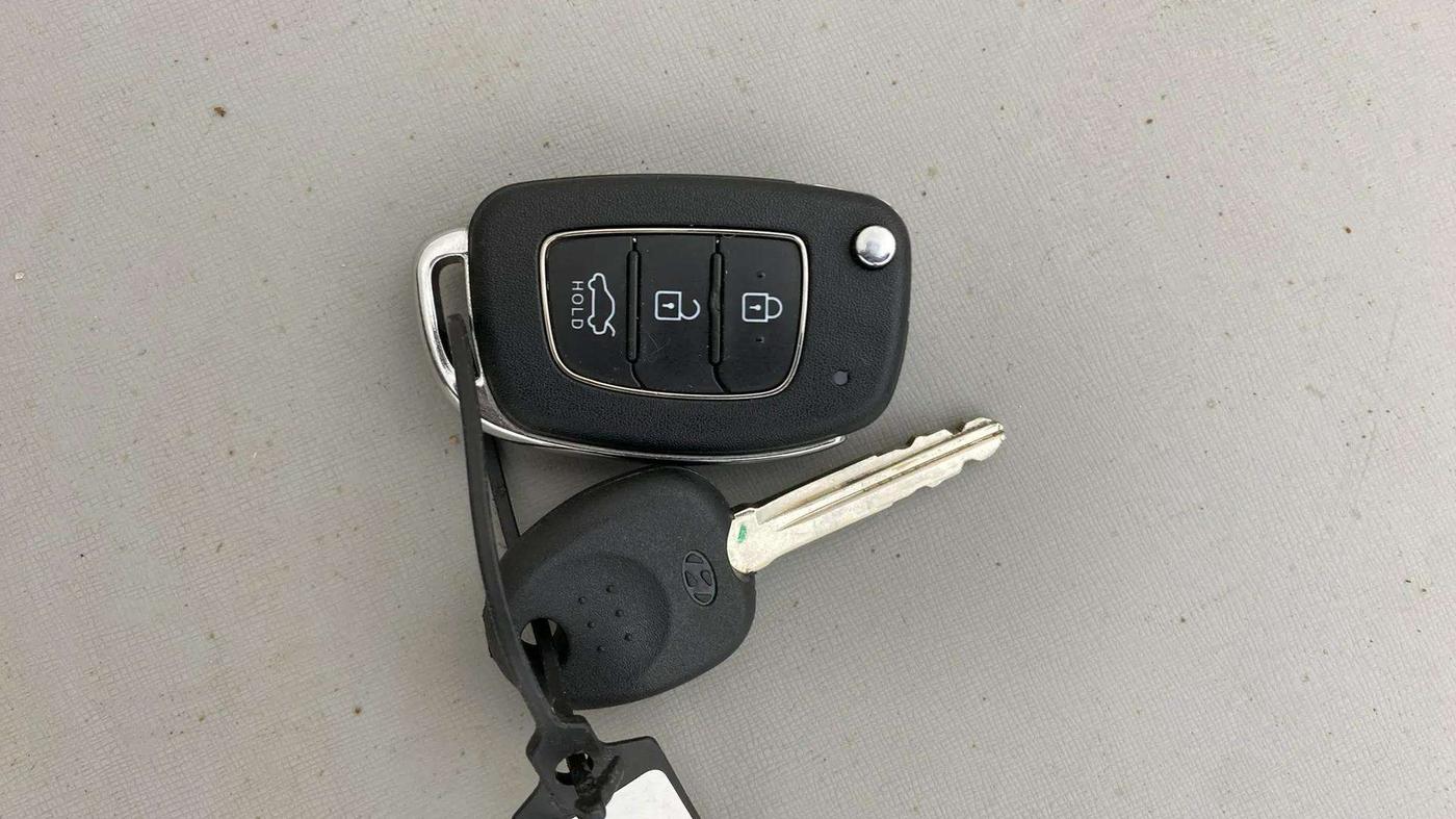 2023 Hyundai GRAND I10 NIOS SPORTZ AMT 1.2 KAPPA VTVT, Petrol, Automatic, 5,212 km, Key Close Up