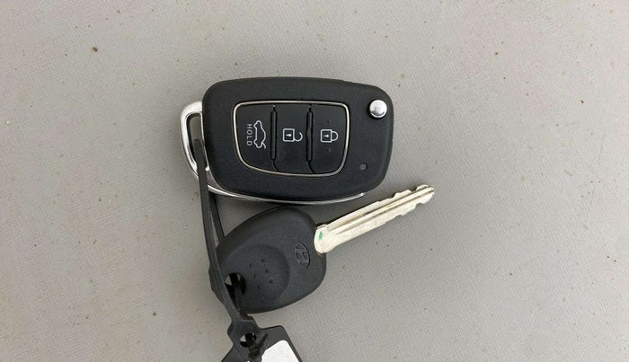 2023 Hyundai GRAND I10 NIOS SPORTZ AMT 1.2 KAPPA VTVT, Petrol, Automatic, 5,212 km, Key Close Up