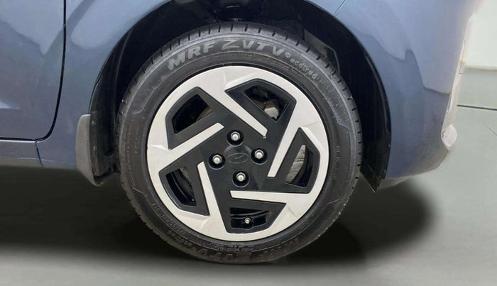 2023 Hyundai GRAND I10 NIOS SPORTZ AMT 1.2 KAPPA VTVT, Petrol, Automatic, 5,212 km, Right Front Wheel