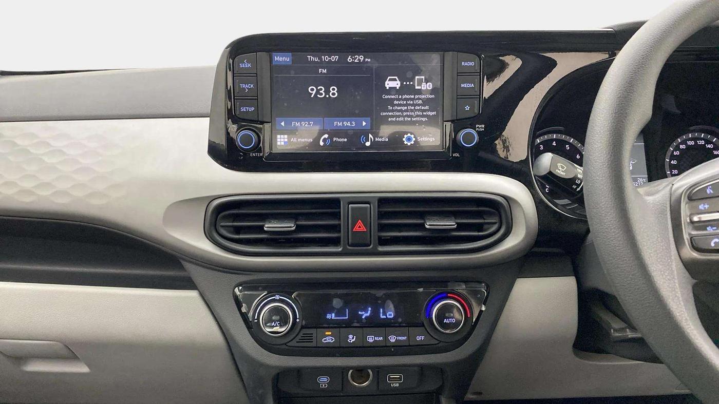 2023 Hyundai GRAND I10 NIOS SPORTZ AMT 1.2 KAPPA VTVT, Petrol, Automatic, 5,212 km, Air Conditioner