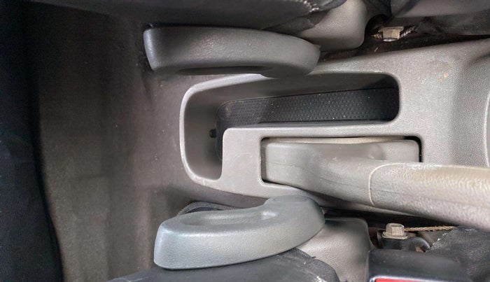 2013 Hyundai i10 SPORTZ 1.2, Petrol, Manual, 60,006 km, Driver Side Adjustment Panel