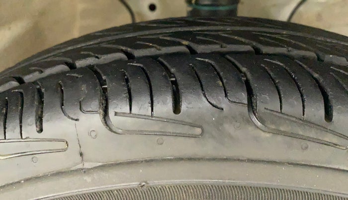 2021 Maruti S PRESSO LXI CNG, CNG, Manual, 17,993 km, Right Front Tyre Tread