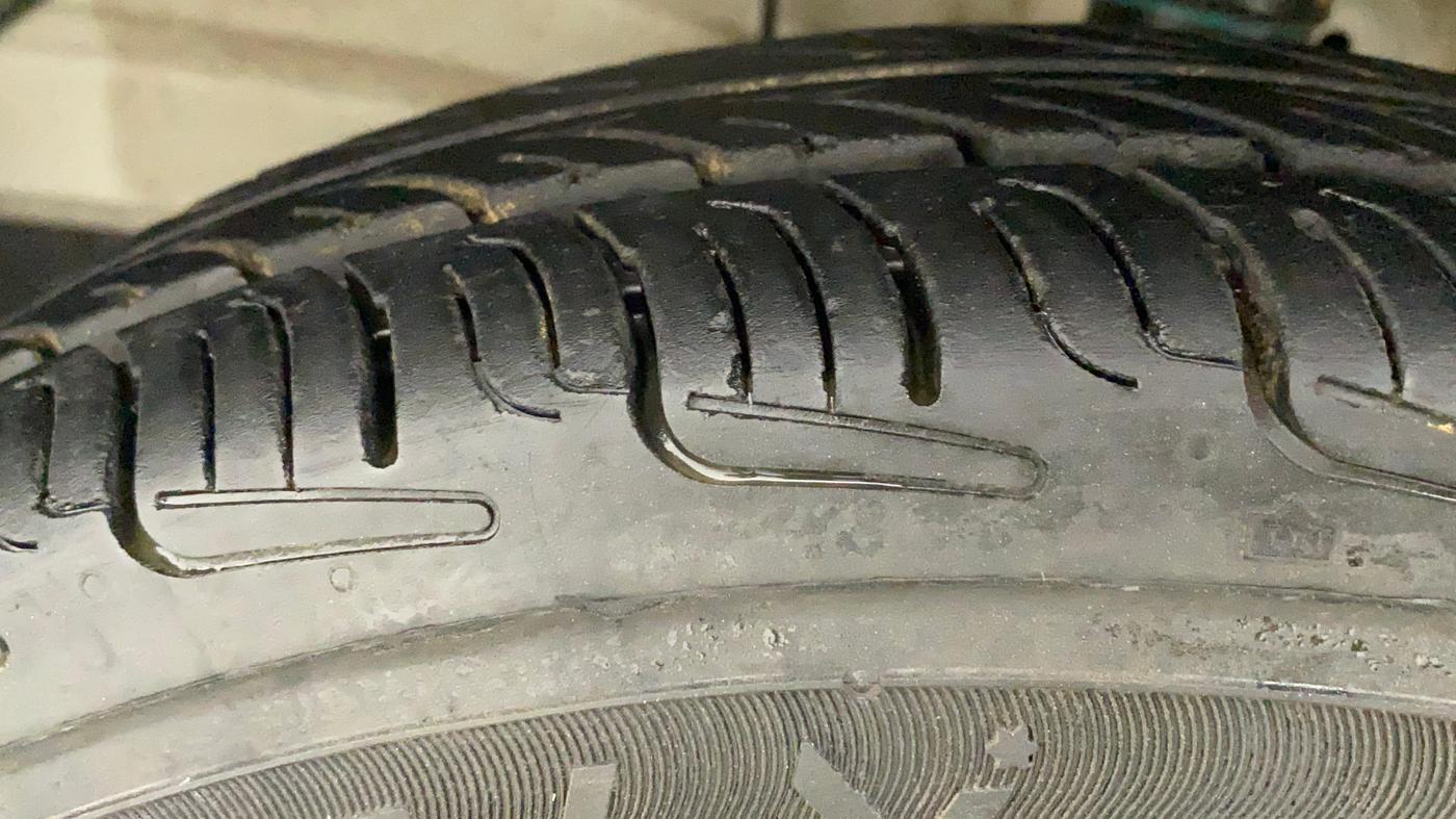 2021 Maruti S PRESSO LXI CNG, CNG, Manual, 17,993 km, Left Front Tyre Tread