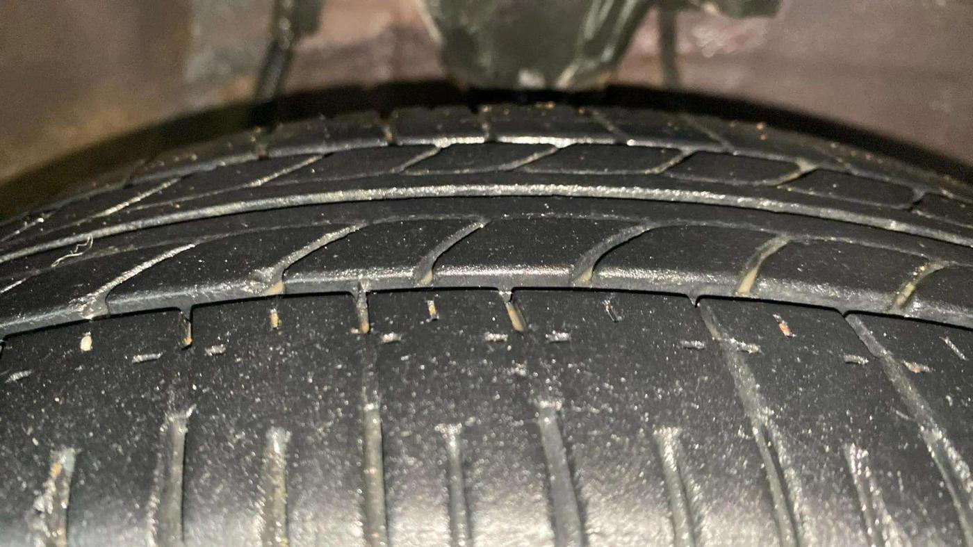 2016 Hyundai i10 MAGNA 1.1, Petrol, Manual, 22,376 km, Right Front Tyre Tread