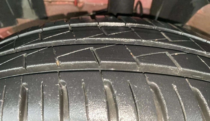 2020 Renault Kwid RXL 1.0, Petrol, Manual, 4,730 km, Left Front Tyre Tread