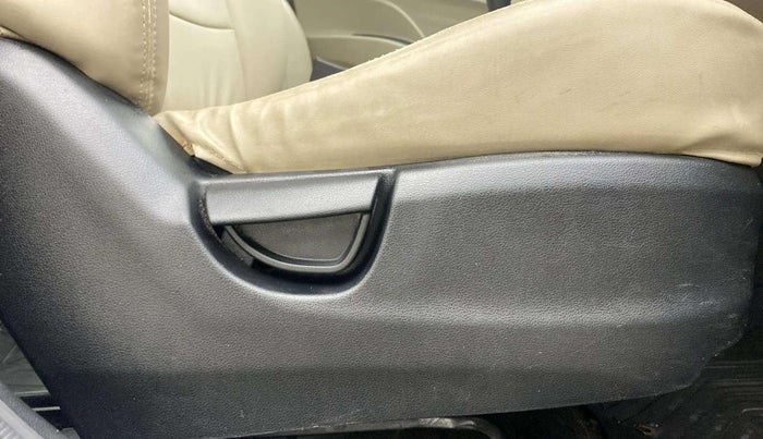 2019 Hyundai NEW SANTRO SPORTZ MT, Petrol, Manual, 89,896 km, Driver Side Adjustment Panel