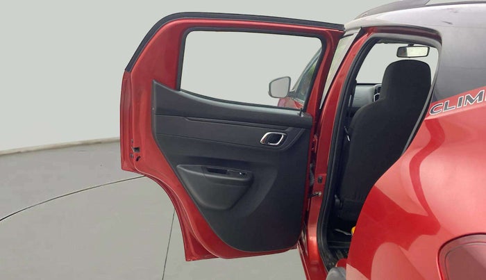 2024 Renault Kwid CLIMBER 1.0 AMT Dual Tone , Petrol, Automatic, 4,015 km, LHS Rear Door