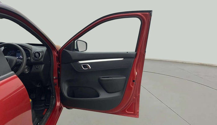 2024 Renault Kwid CLIMBER 1.0 AMT Dual Tone , Petrol, Automatic, 4,015 km, RHS Front Door