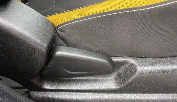 2024 Renault Kwid CLIMBER 1.0 AMT Dual Tone , Petrol, Automatic, 4,015 km, Driver Side Adjustment Panel