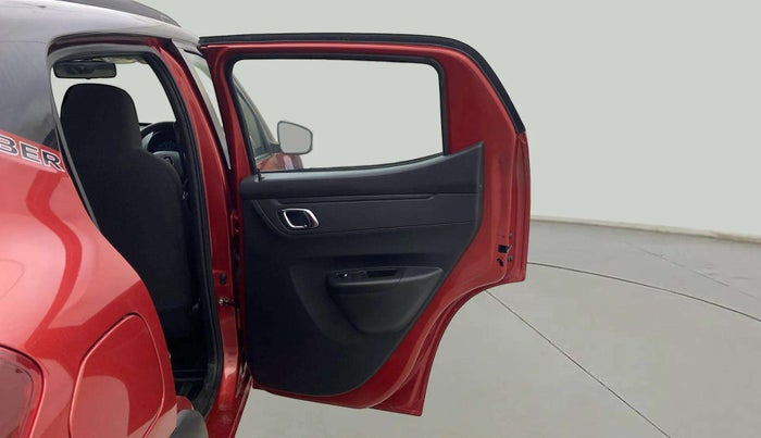2024 Renault Kwid CLIMBER 1.0 AMT Dual Tone , Petrol, Automatic, 4,015 km, RHS Rear Door