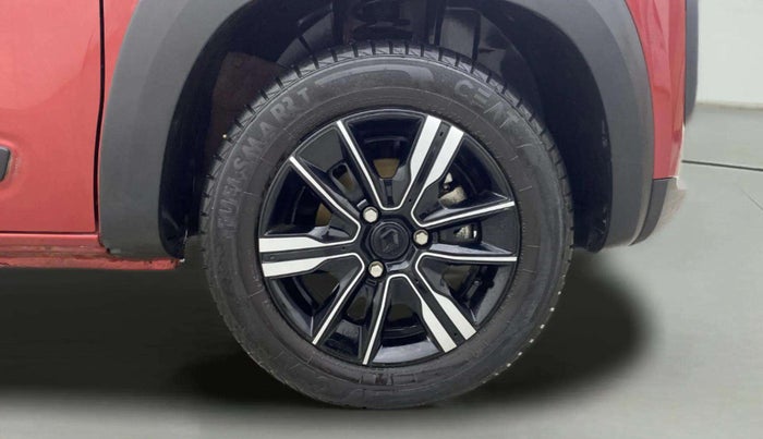 2024 Renault Kwid CLIMBER 1.0 AMT Dual Tone , Petrol, Automatic, 4,015 km, Right Front Wheel