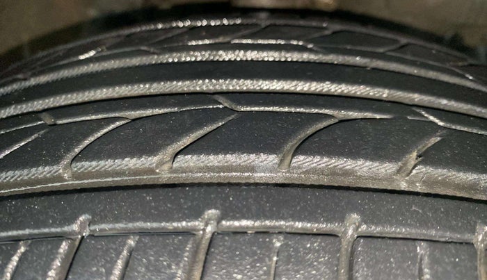 2013 Honda Amaze 1.2L I-VTEC VX, Petrol, Manual, 50,046 km, Right Front Tyre Tread