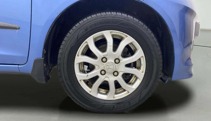 2013 Honda Amaze 1.2L I-VTEC VX, Petrol, Manual, 50,046 km, Right Front Wheel