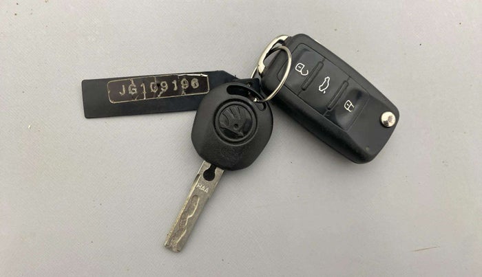 2018 Skoda Rapid AMBITION 1.6 MPI AT, Petrol, Automatic, 75,115 km, Key Close Up