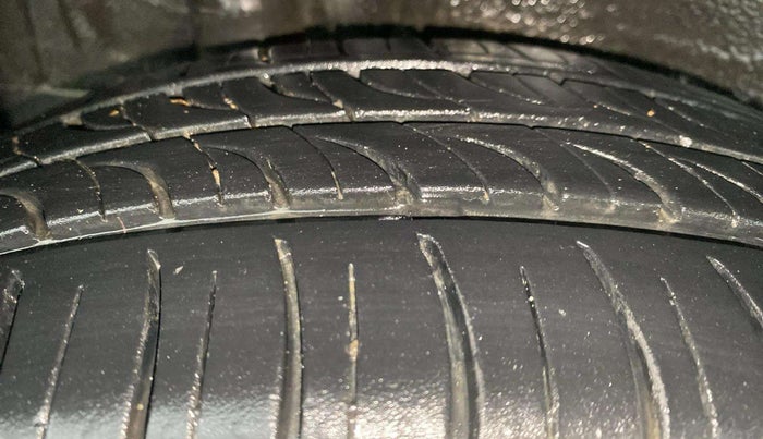 2017 Maruti IGNIS DELTA 1.2 AMT, Petrol, Automatic, 57,367 km, Right Rear Tyre Tread