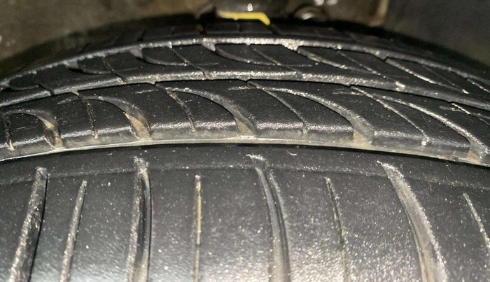 2017 Maruti IGNIS DELTA 1.2 AMT, Petrol, Automatic, 57,367 km, Right Front Tyre Tread