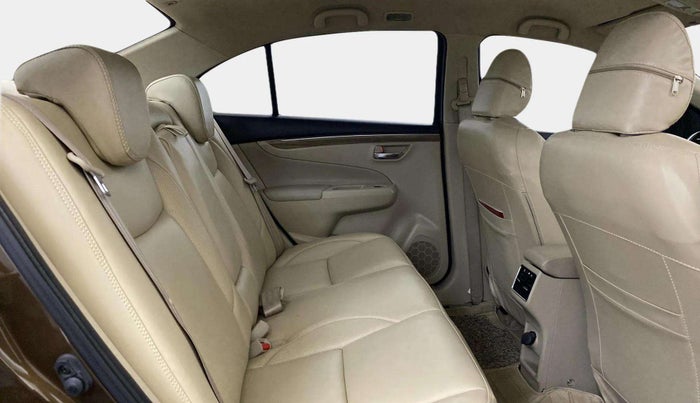 2018 Maruti Ciaz ALPHA 1.5 SHVS PETROL, Petrol, Manual, 41,307 km, Right Side Rear Door Cabin
