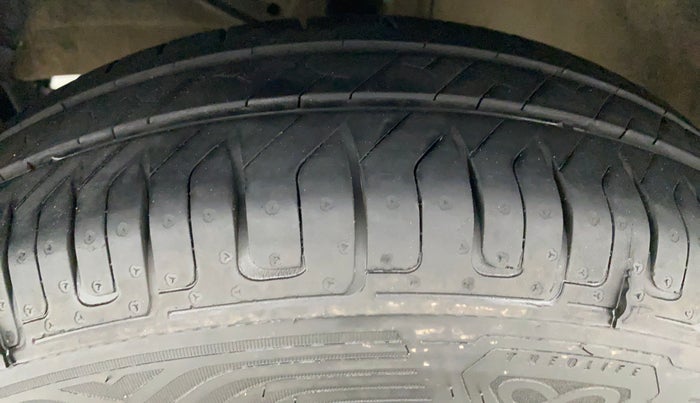2020 Maruti Dzire VXI AMT, Petrol, Automatic, 70,510 km, Left Front Tyre Tread