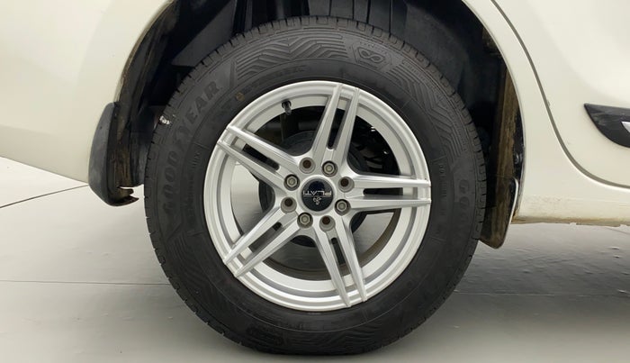 2020 Maruti Dzire VXI AMT, Petrol, Automatic, 70,510 km, Right Rear Wheel