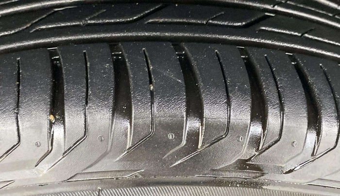 2017 Jeep Compass LIMITED 1.4 PETROL AT, Petrol, Automatic, 33,909 km, Left Front Tyre Tread