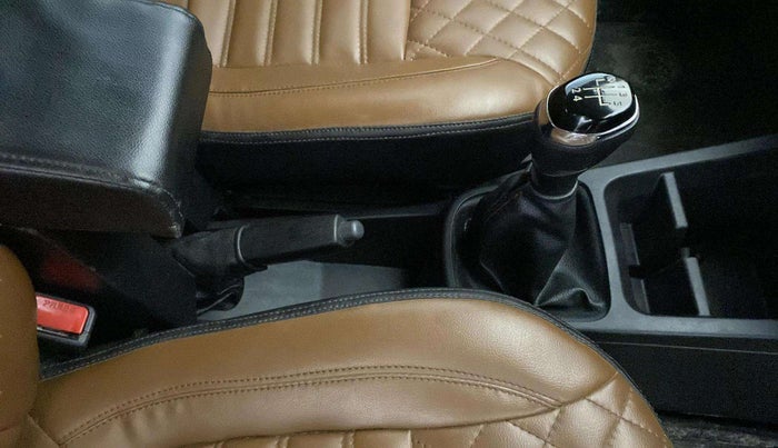 2021 Renault Kwid RXT 1.0 (O), Petrol, Manual, 17,622 km, Gear Lever